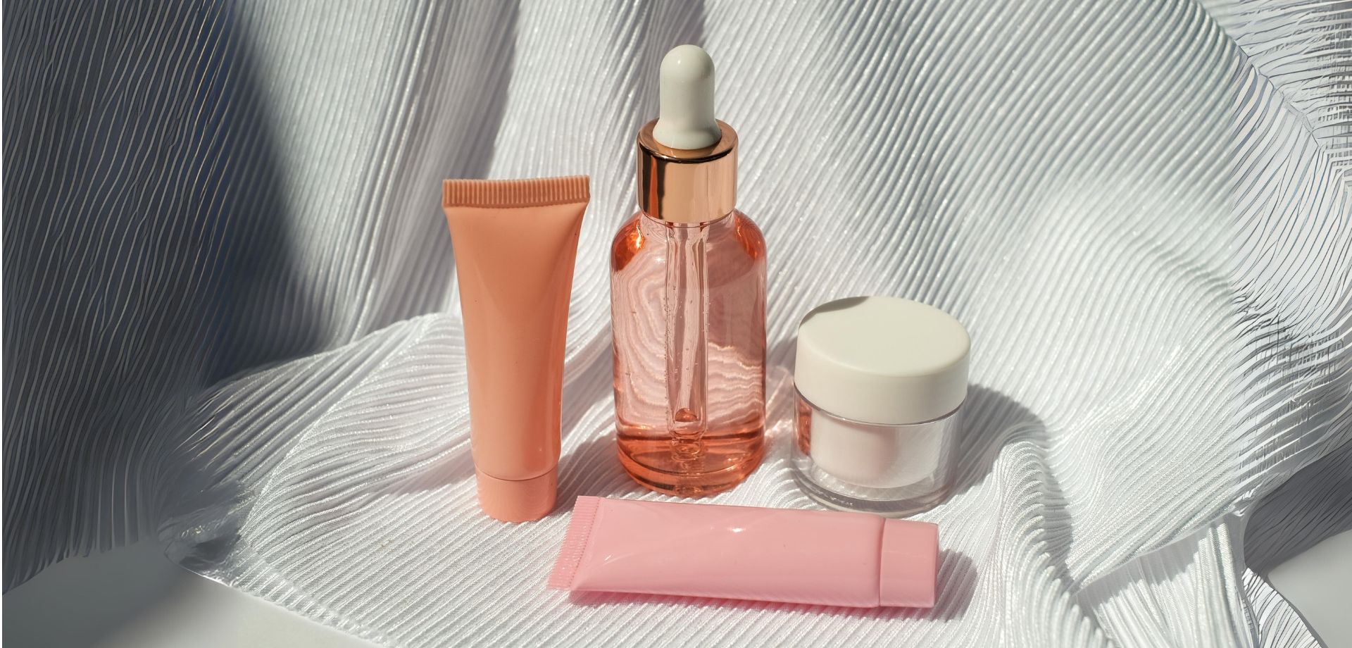 Kemasan Skincare Kaca vs. Plastik, Manakah yang Lebih Baik?